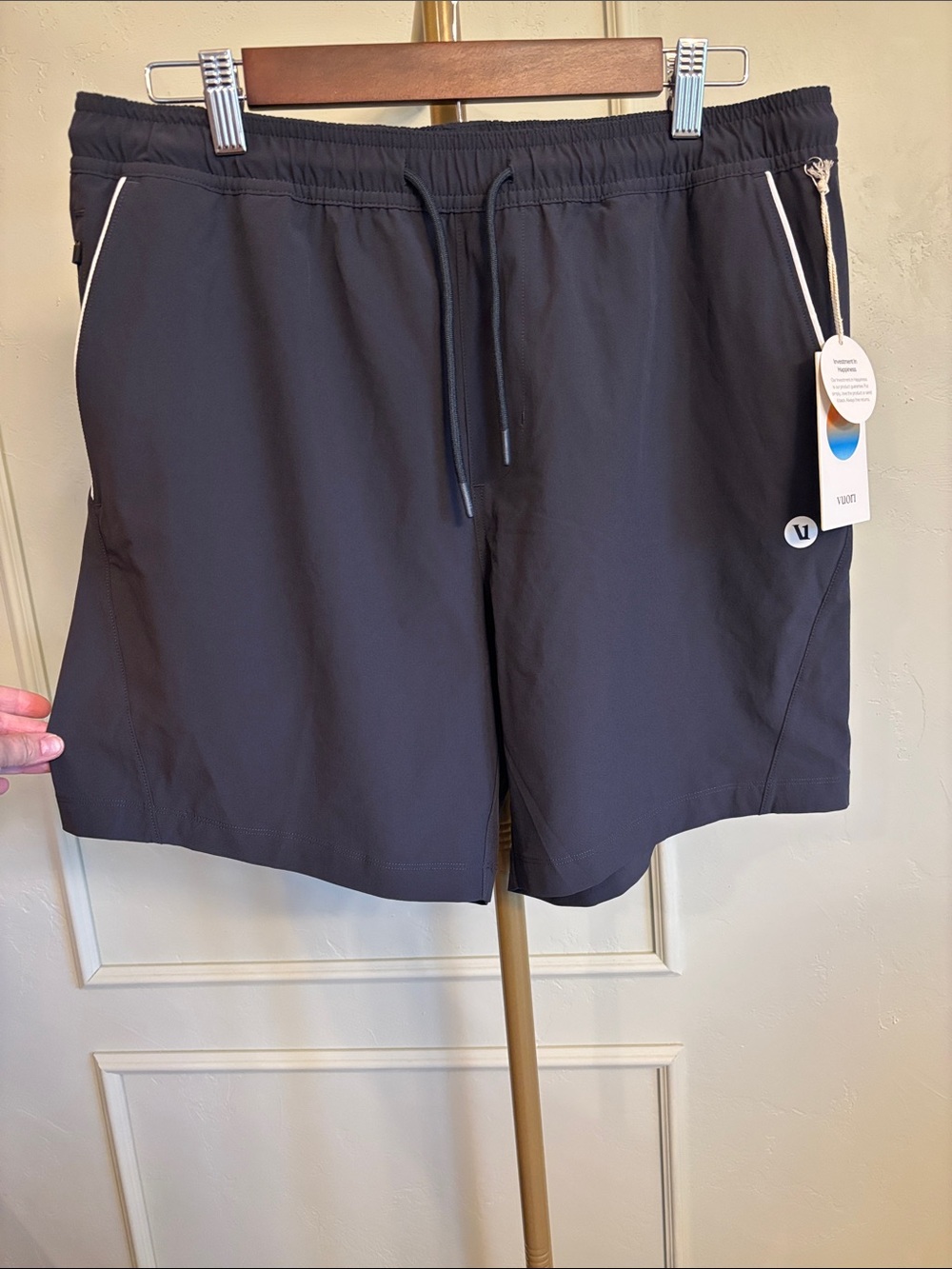 Vuori Navy Performance Crosscourt Shorts with Drawcord MSRP $94